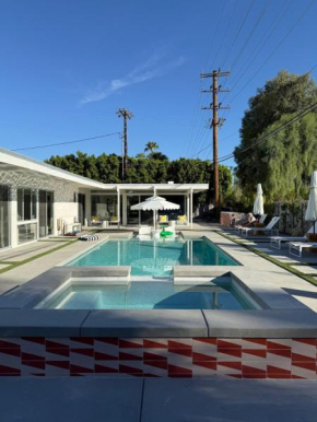 Aerhaus - Mid-Century Oasis